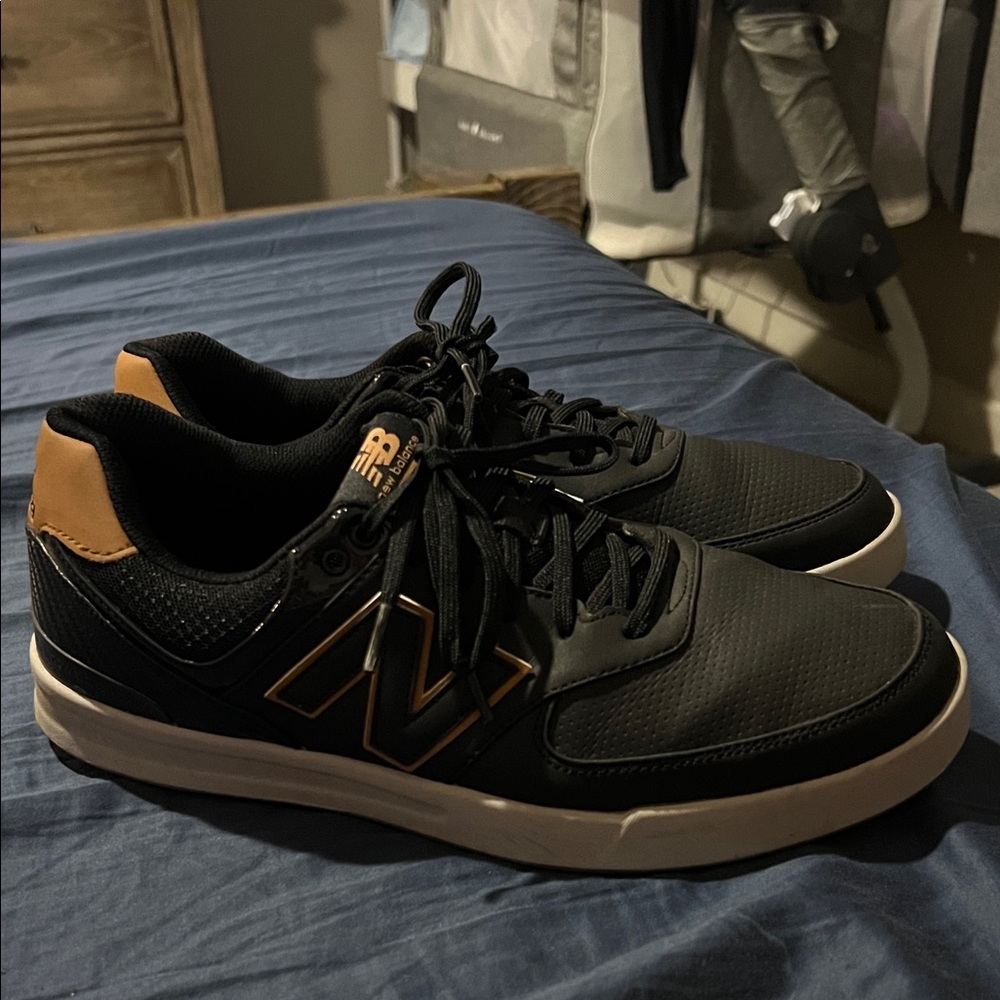 New Balance Men's Black and Brown Sneakers